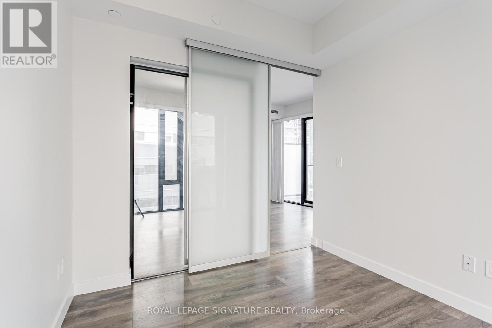 1805 - 215 Queen Street W, Toronto, Ontario  M5V 0P5 - Photo 17 - C12478117