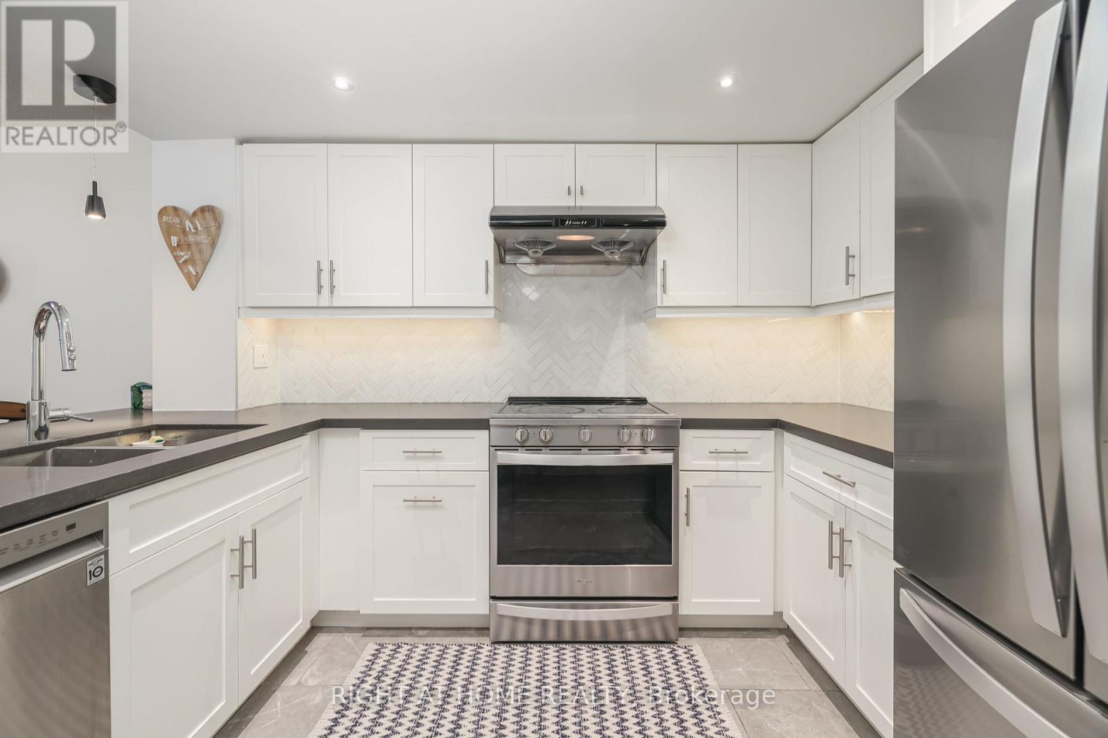 615 - 711 Bay Street S, Toronto, Ontario  M5G 2J8 - Photo 14 - C12478131
