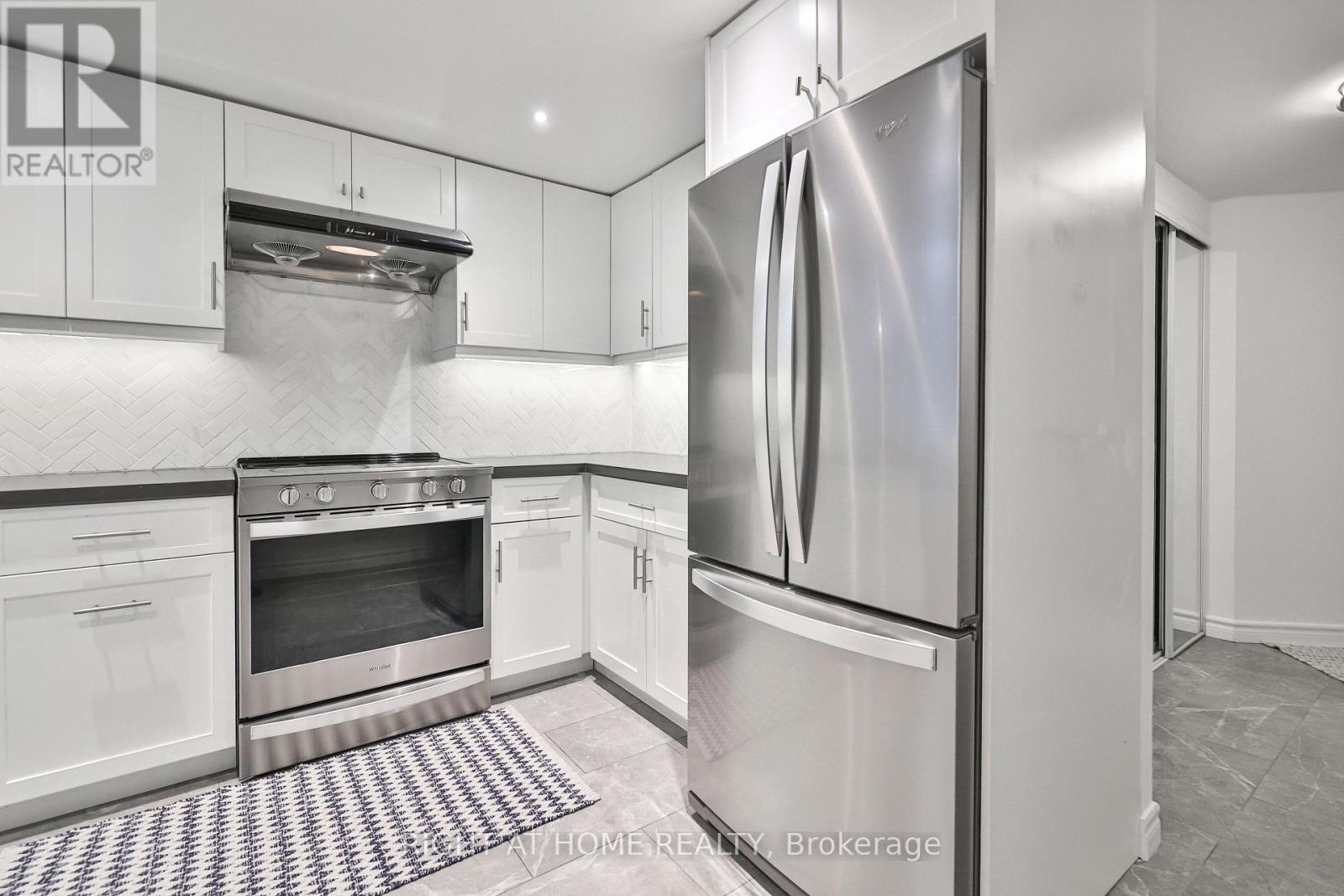 615 - 711 Bay Street S, Toronto, Ontario  M5G 2J8 - Photo 16 - C12478131