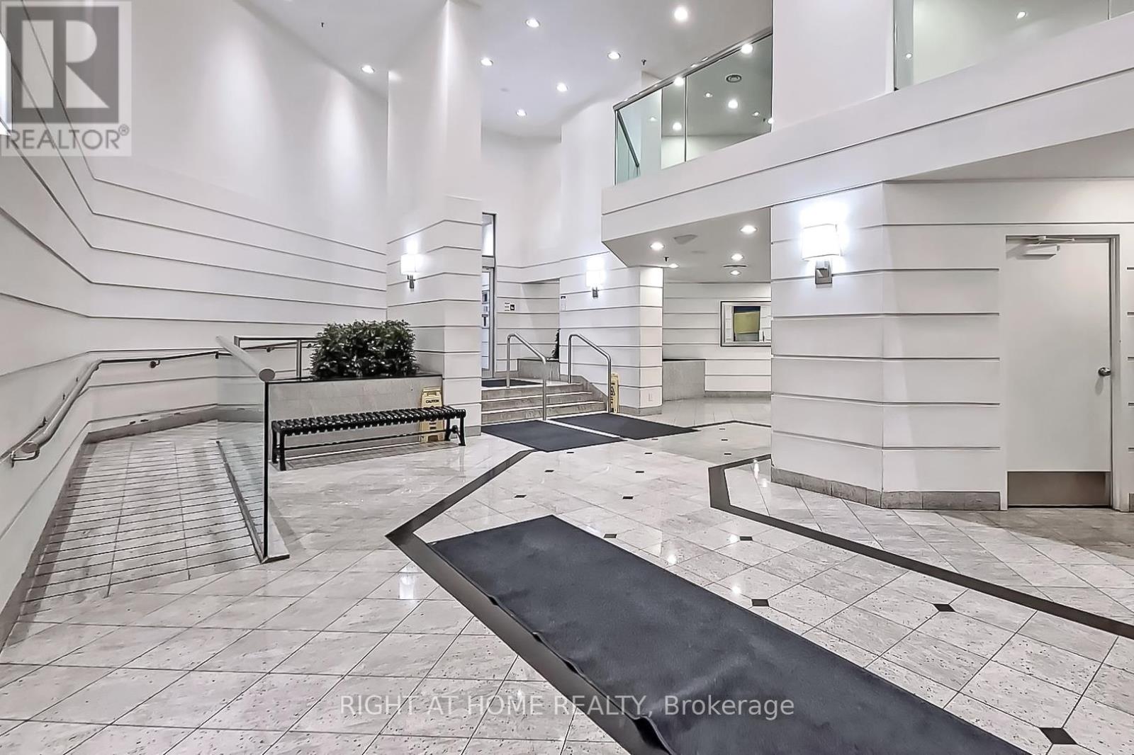 615 - 711 Bay Street S, Toronto, Ontario  M5G 2J8 - Photo 3 - C12478131