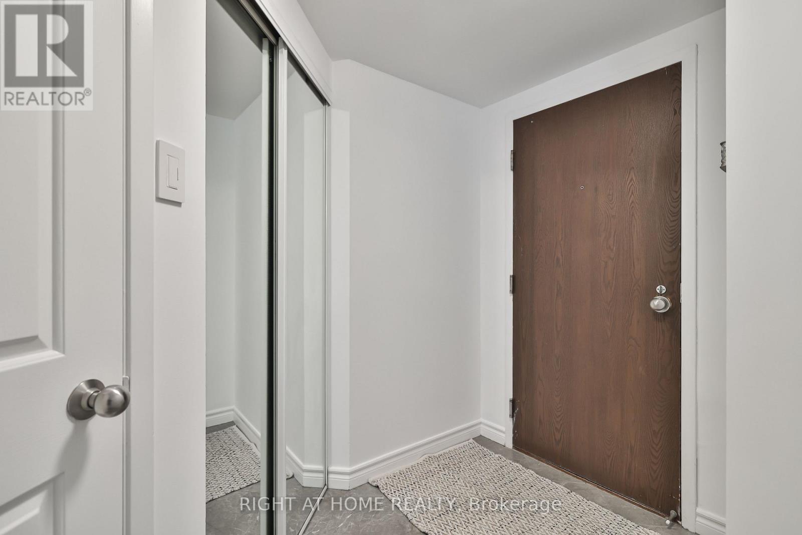 615 - 711 Bay Street S, Toronto, Ontario  M5G 2J8 - Photo 4 - C12478131
