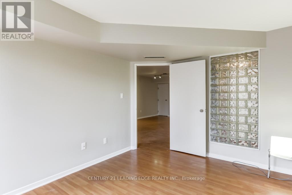 811 - 1001 Bay Street, Toronto, Ontario  M5S 3A6 - Photo 11 - C12478159