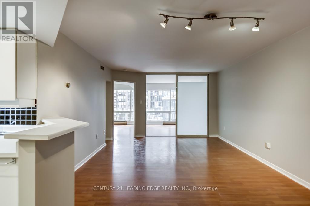 811 - 1001 Bay Street, Toronto, Ontario  M5S 3A6 - Photo 2 - C12478159