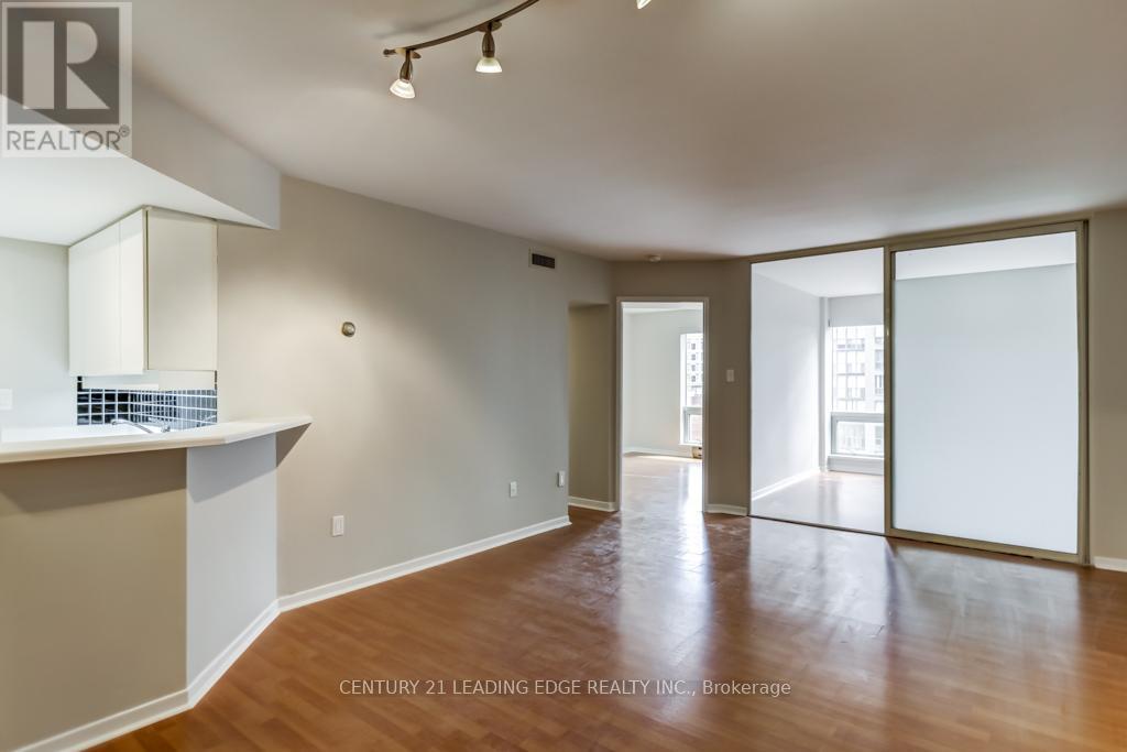 811 - 1001 Bay Street, Toronto, Ontario  M5S 3A6 - Photo 3 - C12478159