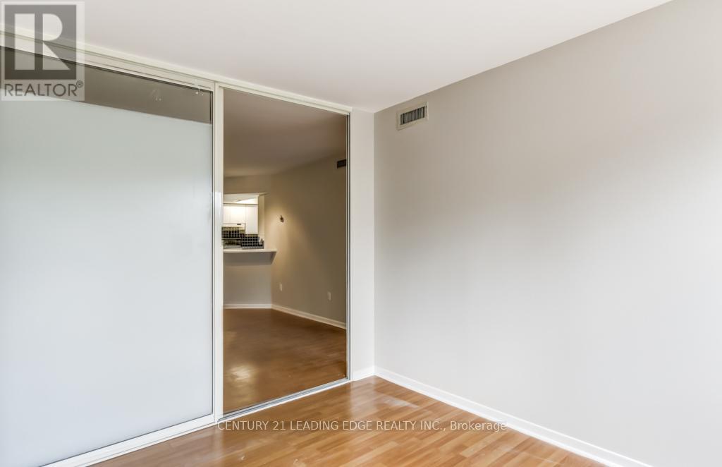 811 - 1001 Bay Street, Toronto, Ontario  M5S 3A6 - Photo 8 - C12478159