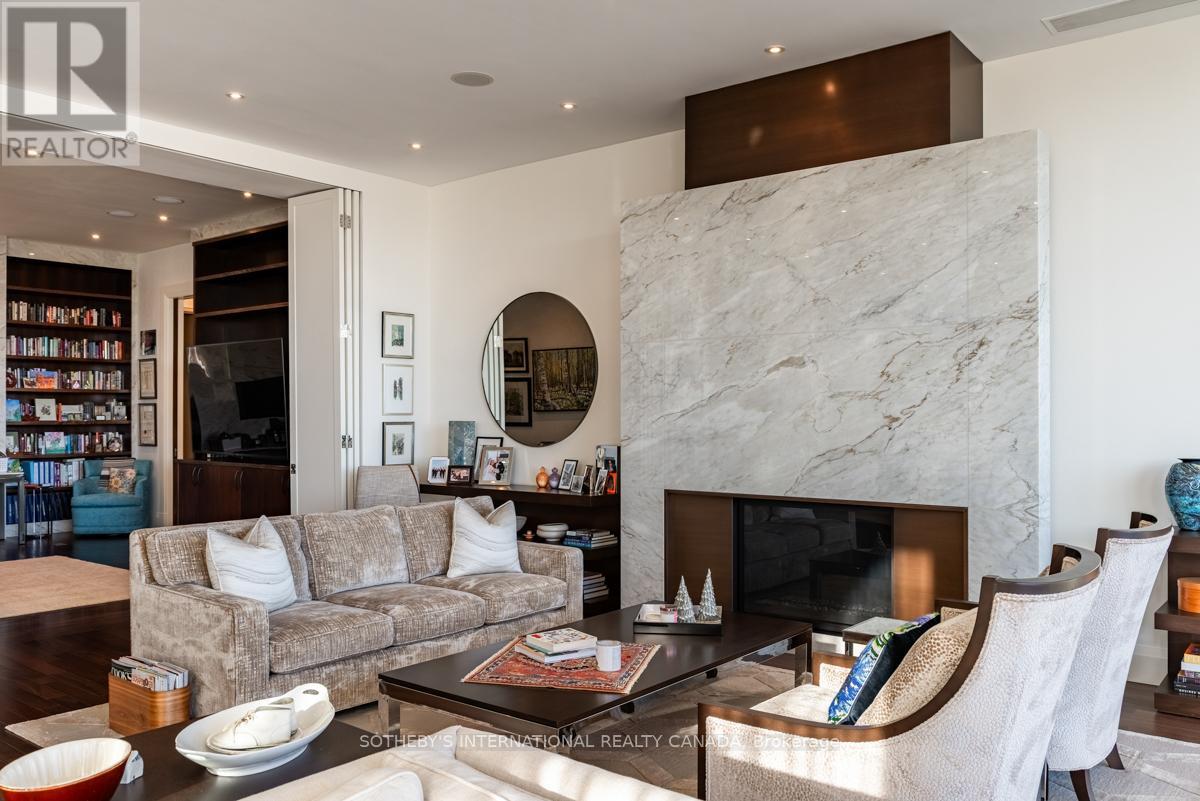 1201 - 155 Cumberland Street, Toronto, Ontario  M5R 1A2 - Photo 7 - C12478183