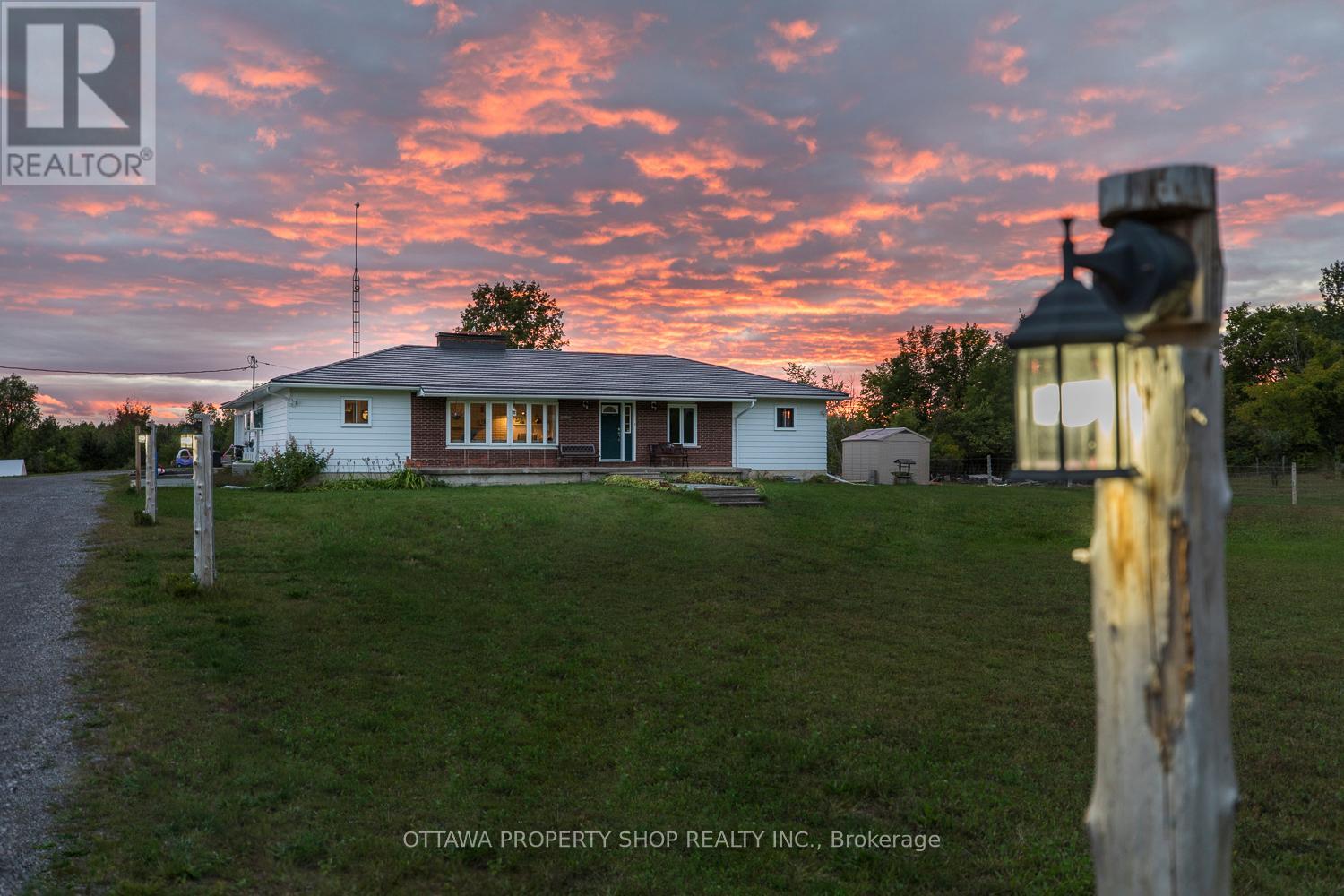 2428 GREYS CREEK ROAD, Ottawa, Ontario