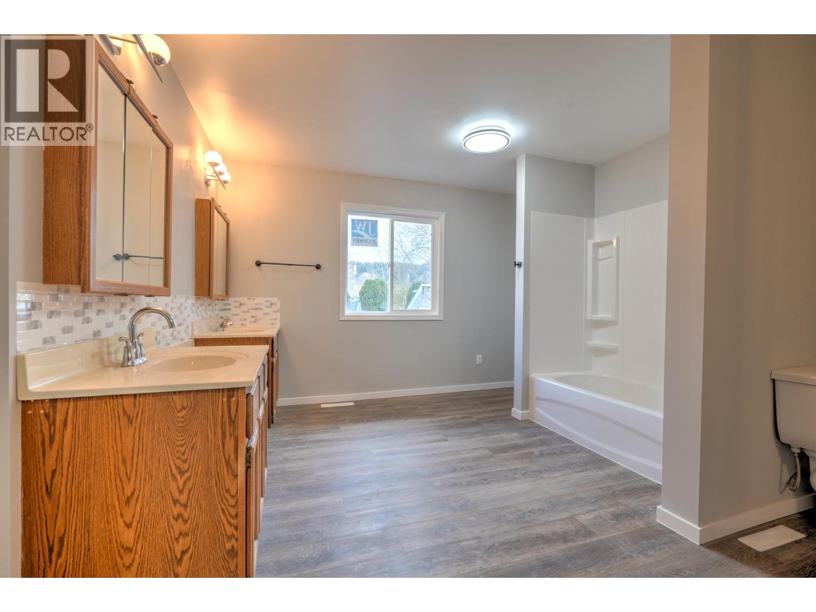 2700 Norwood Street, Prince George, British Columbia  V2N 5K7 - Photo 12 - R3061327