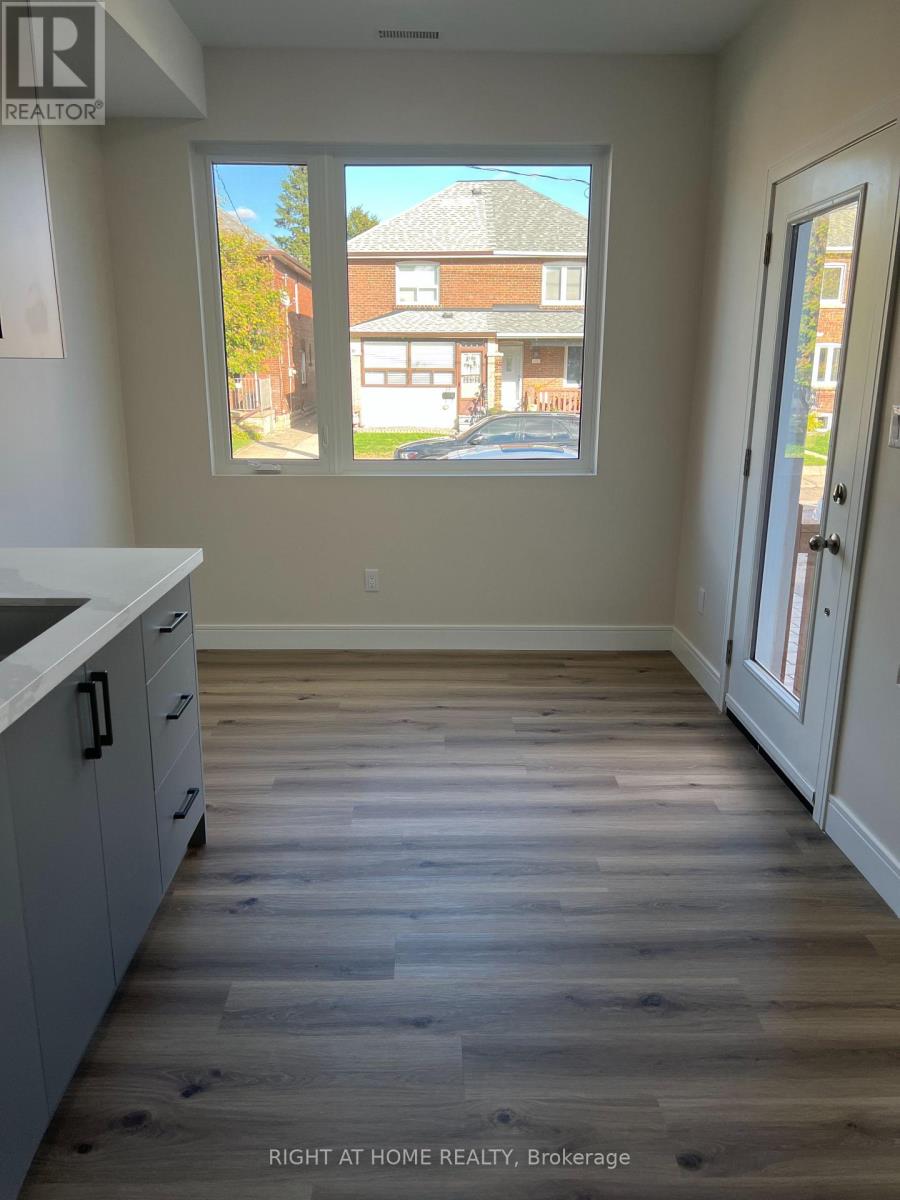 1 - 32 Cadorna Avenue, Toronto, Ontario  M4J 3W8 - Photo 13 - E12478061