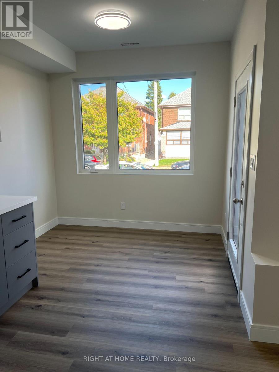 1 - 32 Cadorna Avenue, Toronto, Ontario  M4J 3W8 - Photo 15 - E12478061
