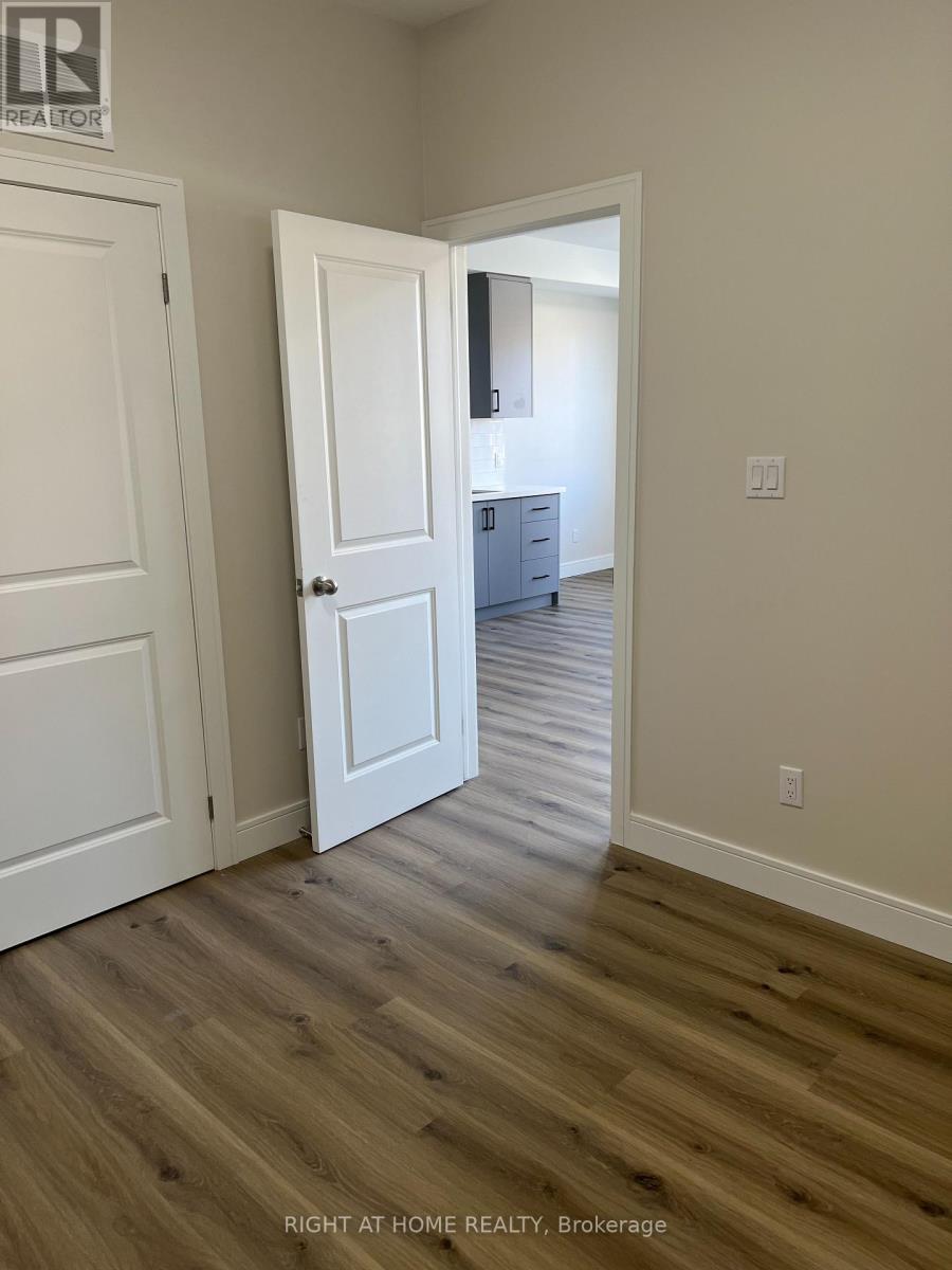 1 - 32 Cadorna Avenue, Toronto, Ontario  M4J 3W8 - Photo 4 - E12478061