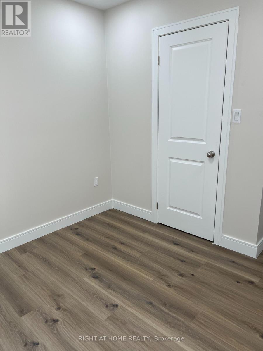 1 - 32 Cadorna Avenue, Toronto, Ontario  M4J 3W8 - Photo 6 - E12478061