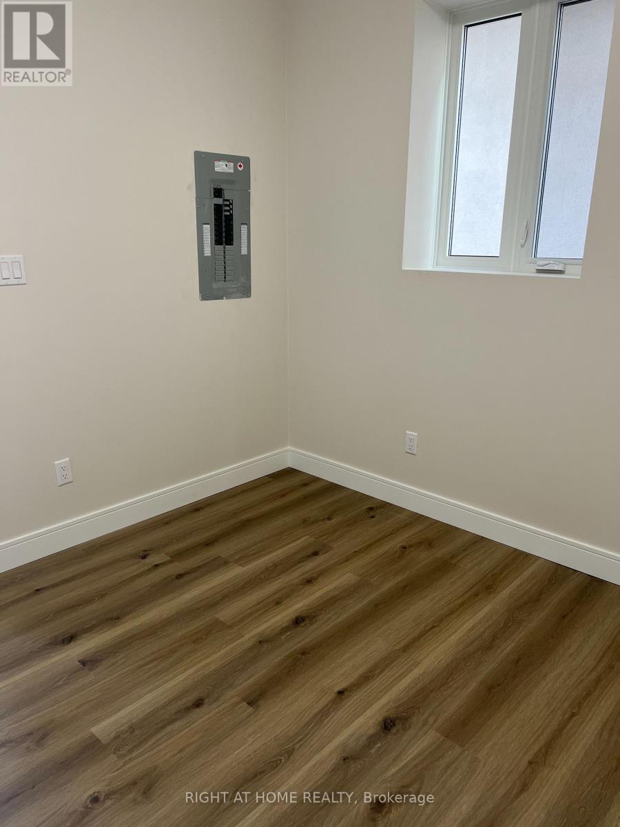 1 - 32 Cadorna Avenue, Toronto, Ontario  M4J 3W8 - Photo 7 - E12478061