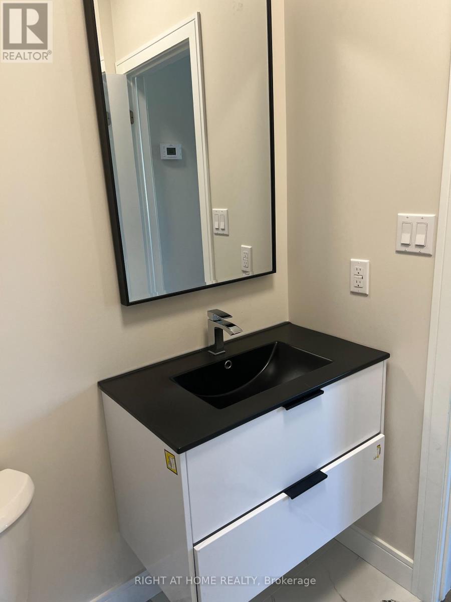 1 - 32 Cadorna Avenue, Toronto, Ontario  M4J 3W8 - Photo 8 - E12478061
