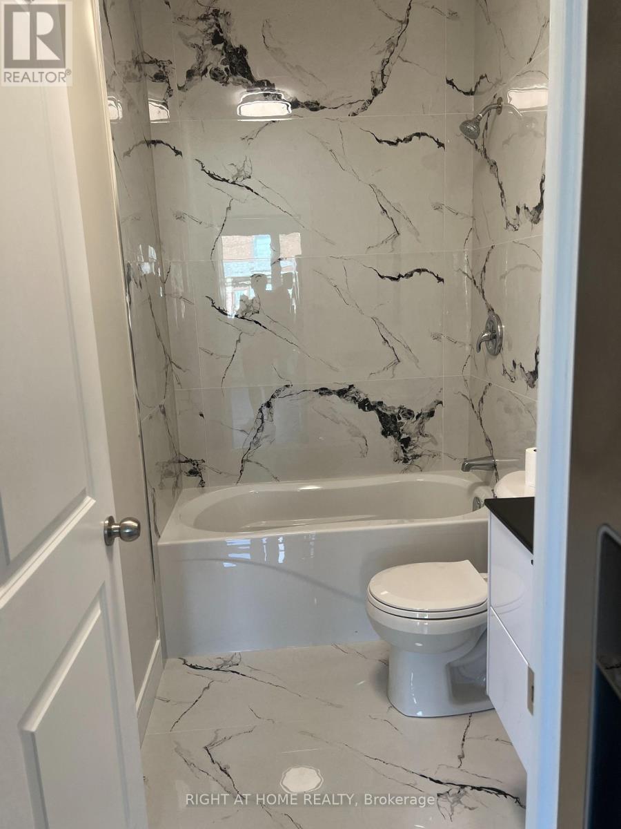 1 - 32 Cadorna Avenue, Toronto, Ontario  M4J 3W8 - Photo 9 - E12478061