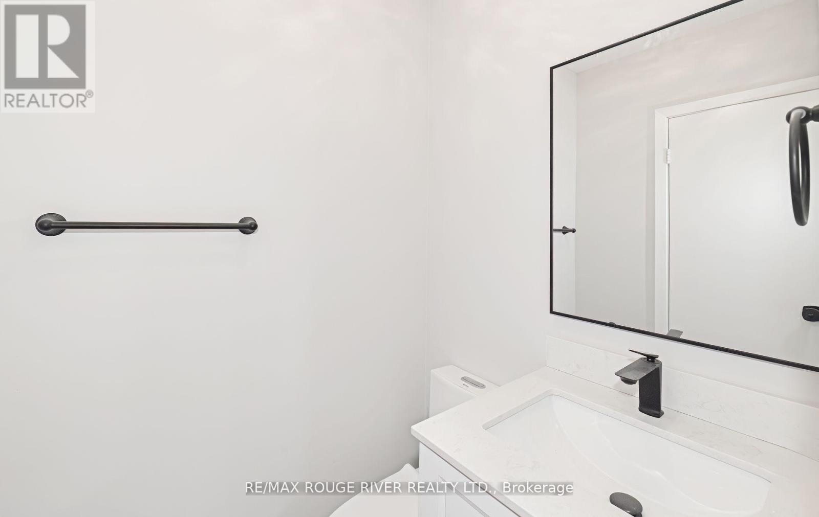 710 Kingfisher Drive, Pickering, Ontario  L1W 1X5 - Photo 10 - E12478071