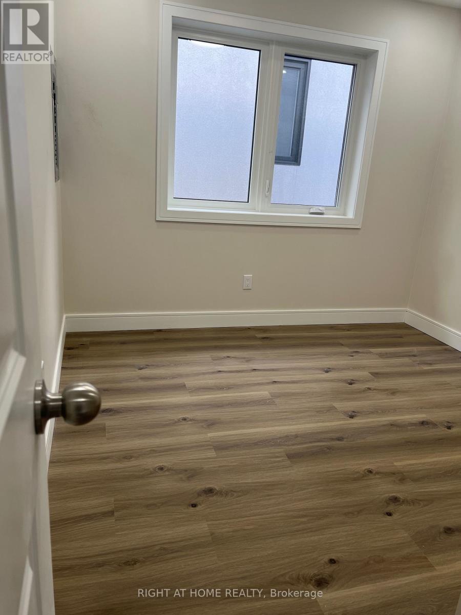 2 - 32 Cadorna Avenue, Toronto, Ontario  M4J 3W8 - Photo 11 - E12478096
