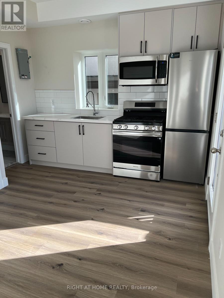 2 - 32 Cadorna Avenue, Toronto, Ontario  M4J 3W8 - Photo 13 - E12478096