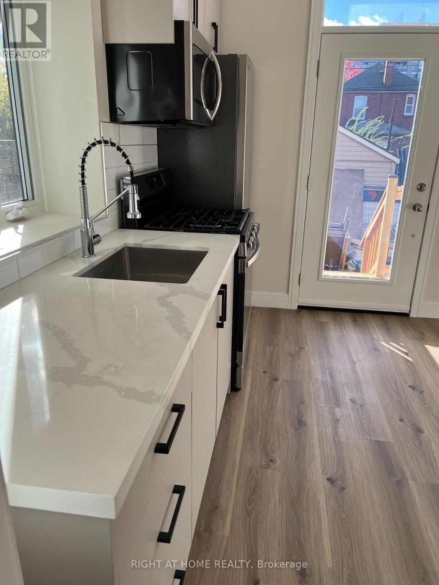 2 - 32 Cadorna Avenue, Toronto, Ontario  M4J 3W8 - Photo 14 - E12478096