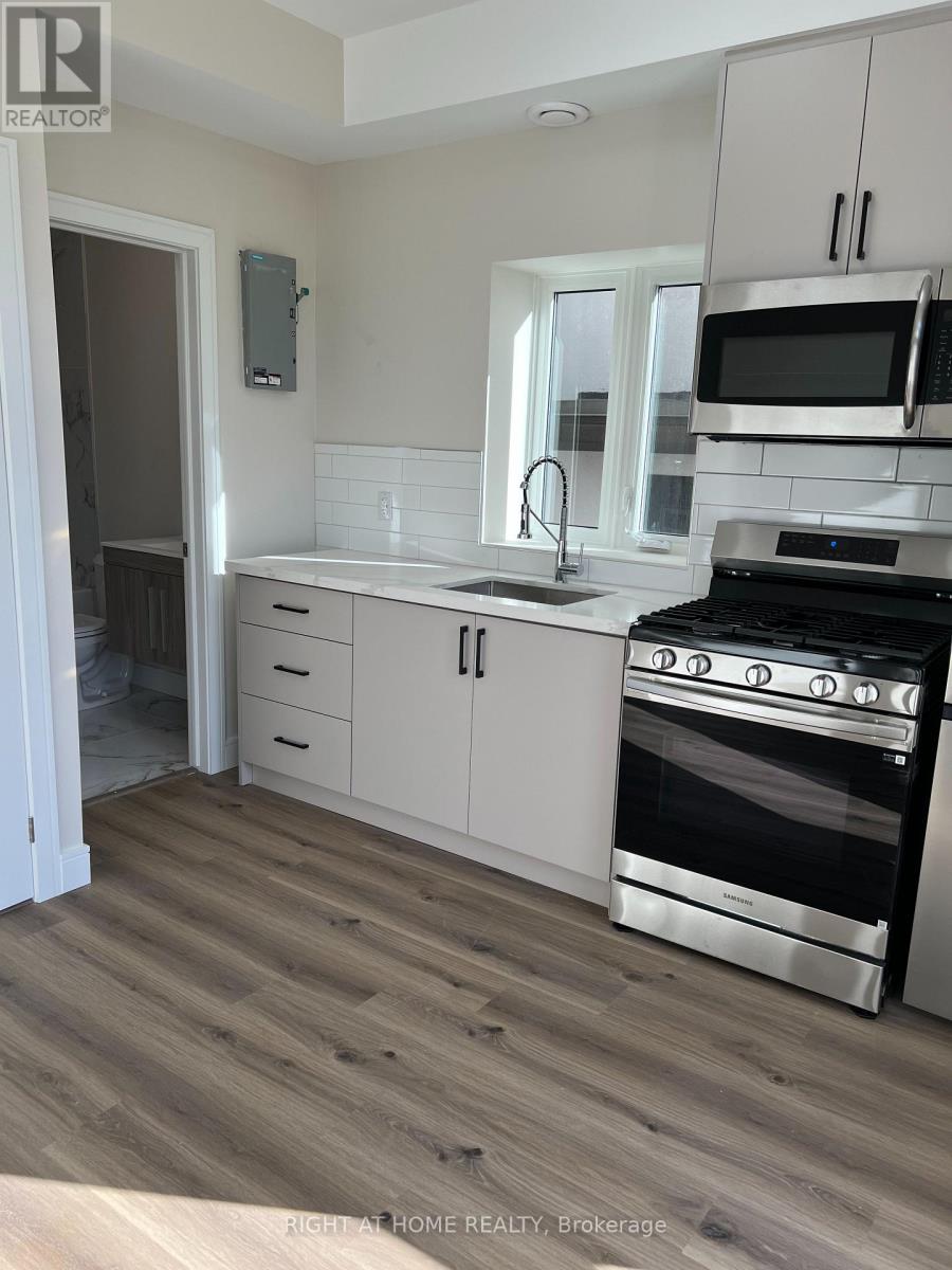 2 - 32 Cadorna Avenue, Toronto, Ontario  M4J 3W8 - Photo 15 - E12478096