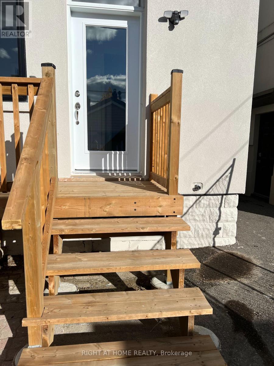 2 - 32 Cadorna Avenue, Toronto, Ontario  M4J 3W8 - Photo 17 - E12478096