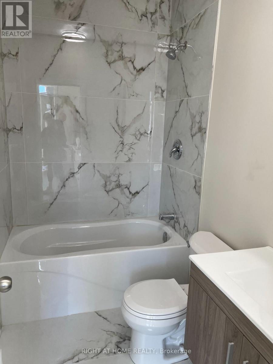 2 - 32 Cadorna Avenue, Toronto, Ontario  M4J 3W8 - Photo 5 - E12478096