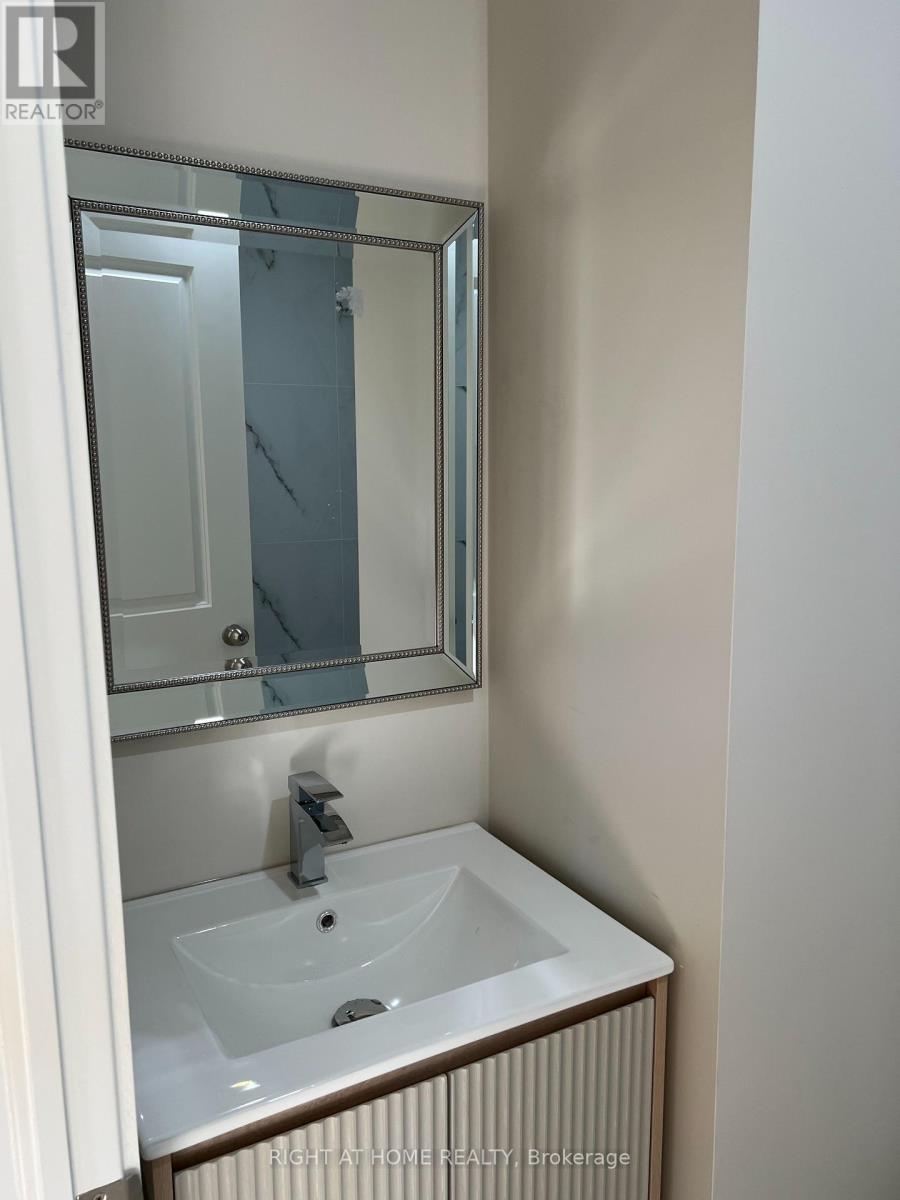 3 - 32 Cadorna Avenue, Toronto, Ontario  M4J 3W8 - Photo 13 - E12478166