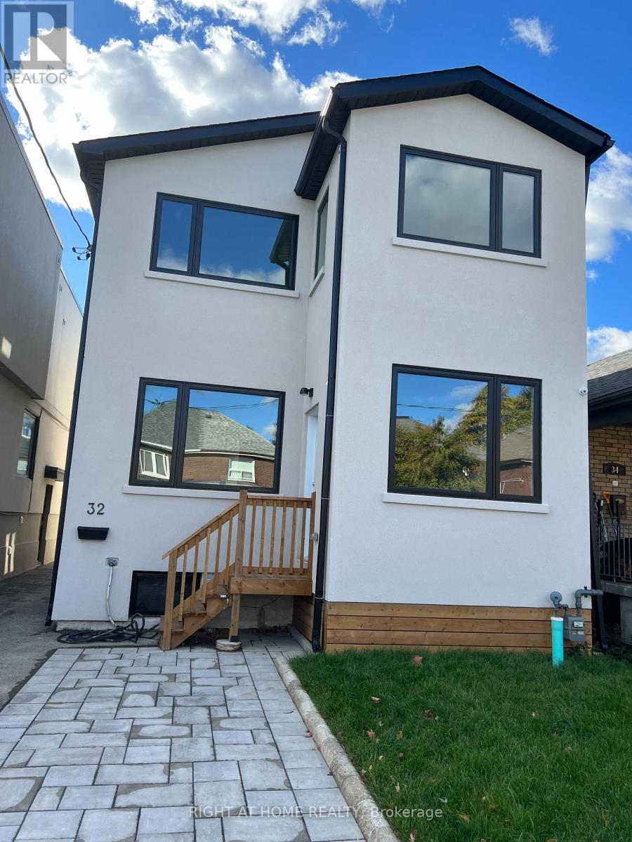 3 - 32 Cadorna Avenue, Toronto, Ontario  M4J 3W8 - Photo 2 - E12478166