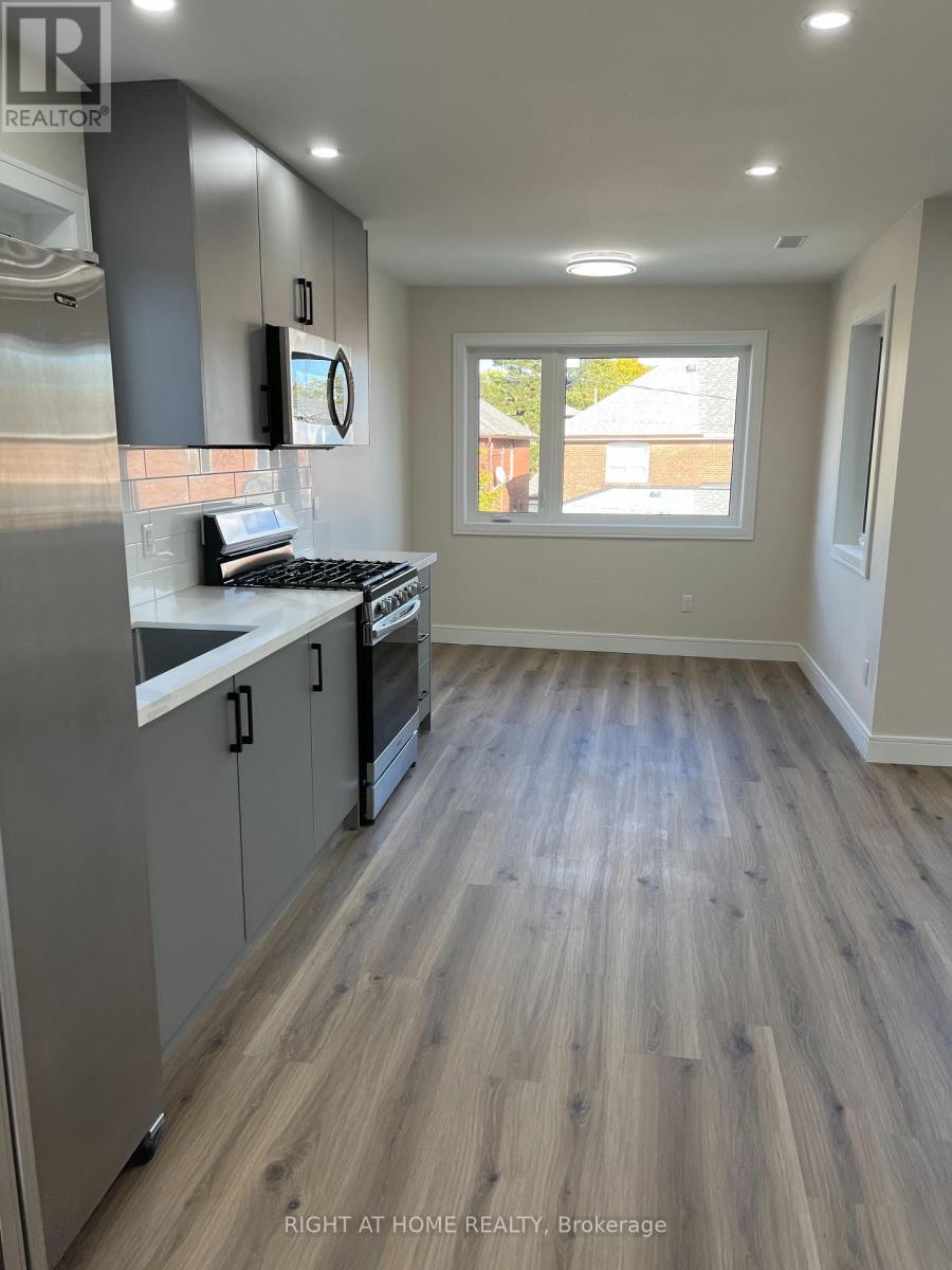 3 - 32 Cadorna Avenue, Toronto, Ontario  M4J 3W8 - Photo 24 - E12478166