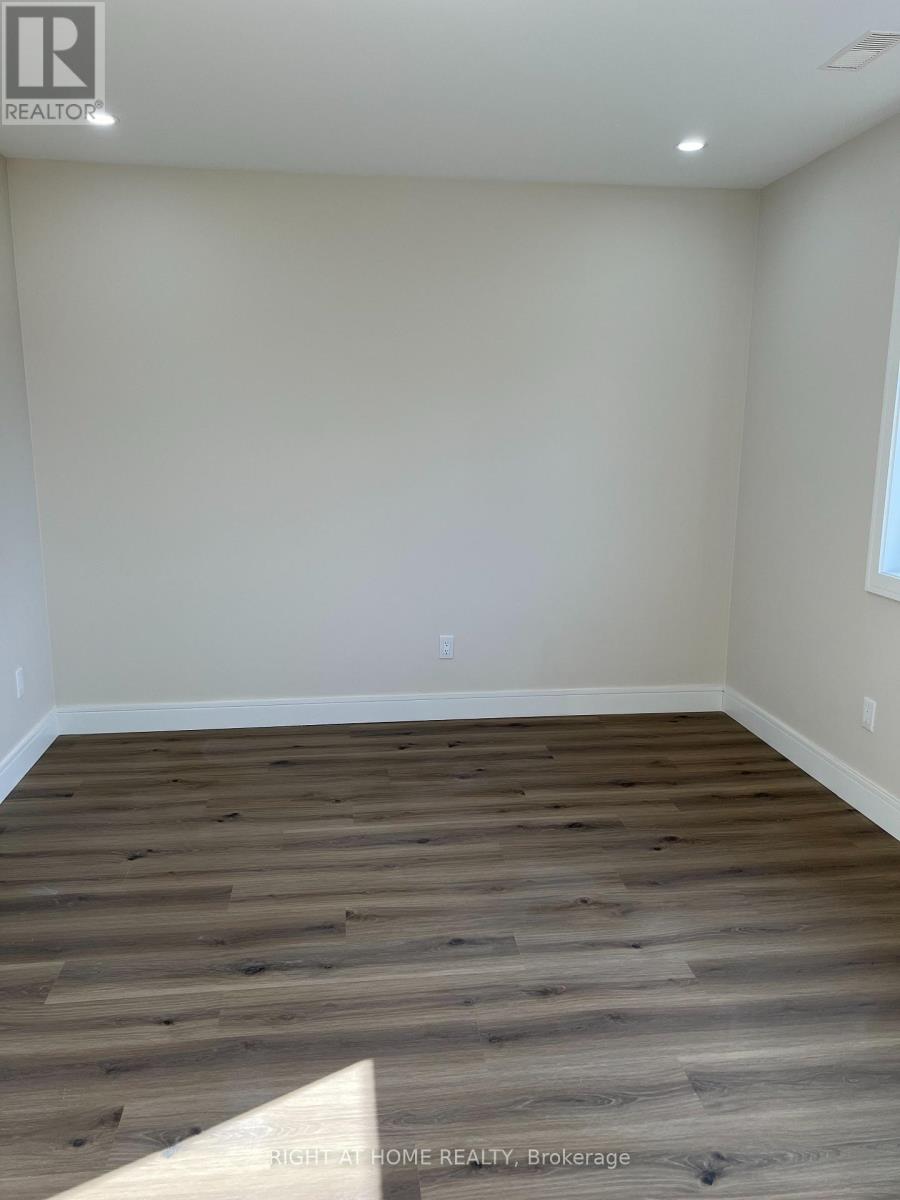 3 - 32 Cadorna Avenue, Toronto, Ontario  M4J 3W8 - Photo 6 - E12478166
