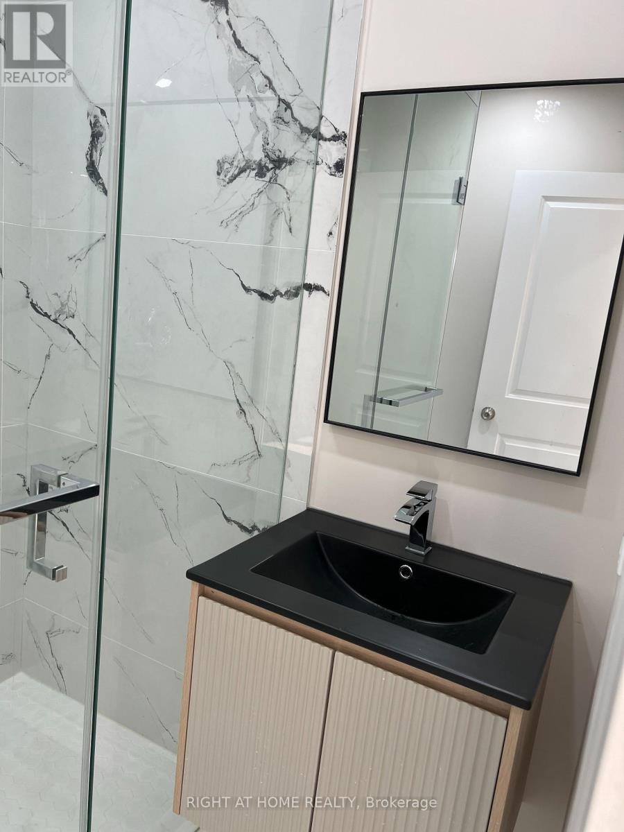 3 - 32 Cadorna Avenue, Toronto, Ontario  M4J 3W8 - Photo 9 - E12478166