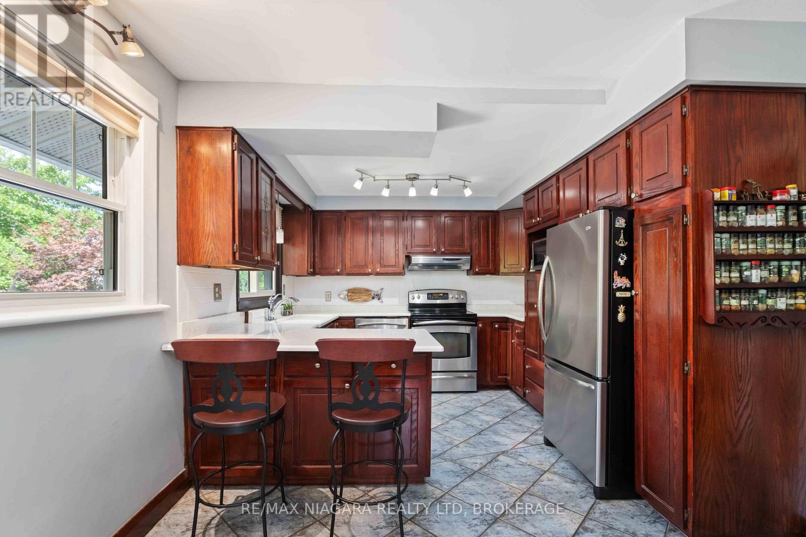 5761 Prince Edward Avenue, Niagara Falls, Ontario  L2G 5J4 - Photo 13 - X12478301