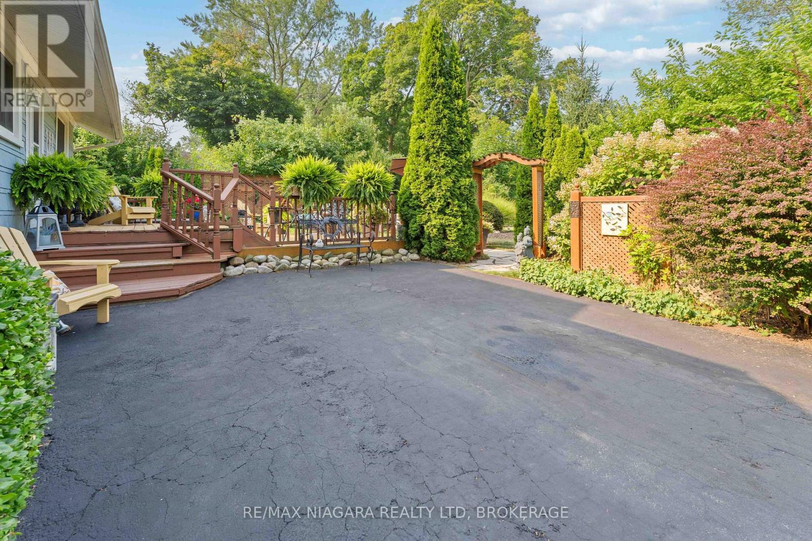 5761 Prince Edward Avenue, Niagara Falls, Ontario  L2G 5J4 - Photo 6 - X12478301