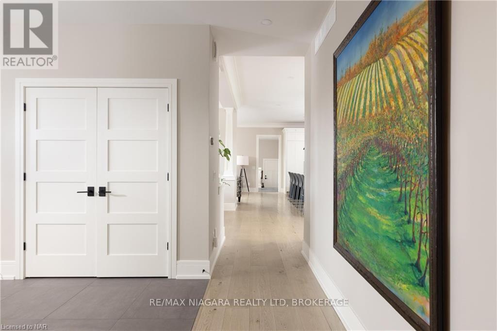 32 Breckenridge Boulevard, St. Catharines, Ontario  L2W 1A7 - Photo 12 - X12478334