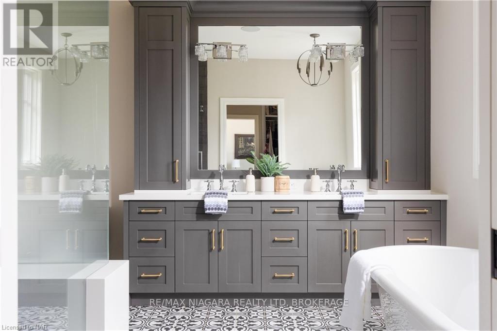 32 Breckenridge Boulevard, St. Catharines, Ontario  L2W 1A7 - Photo 25 - X12478334