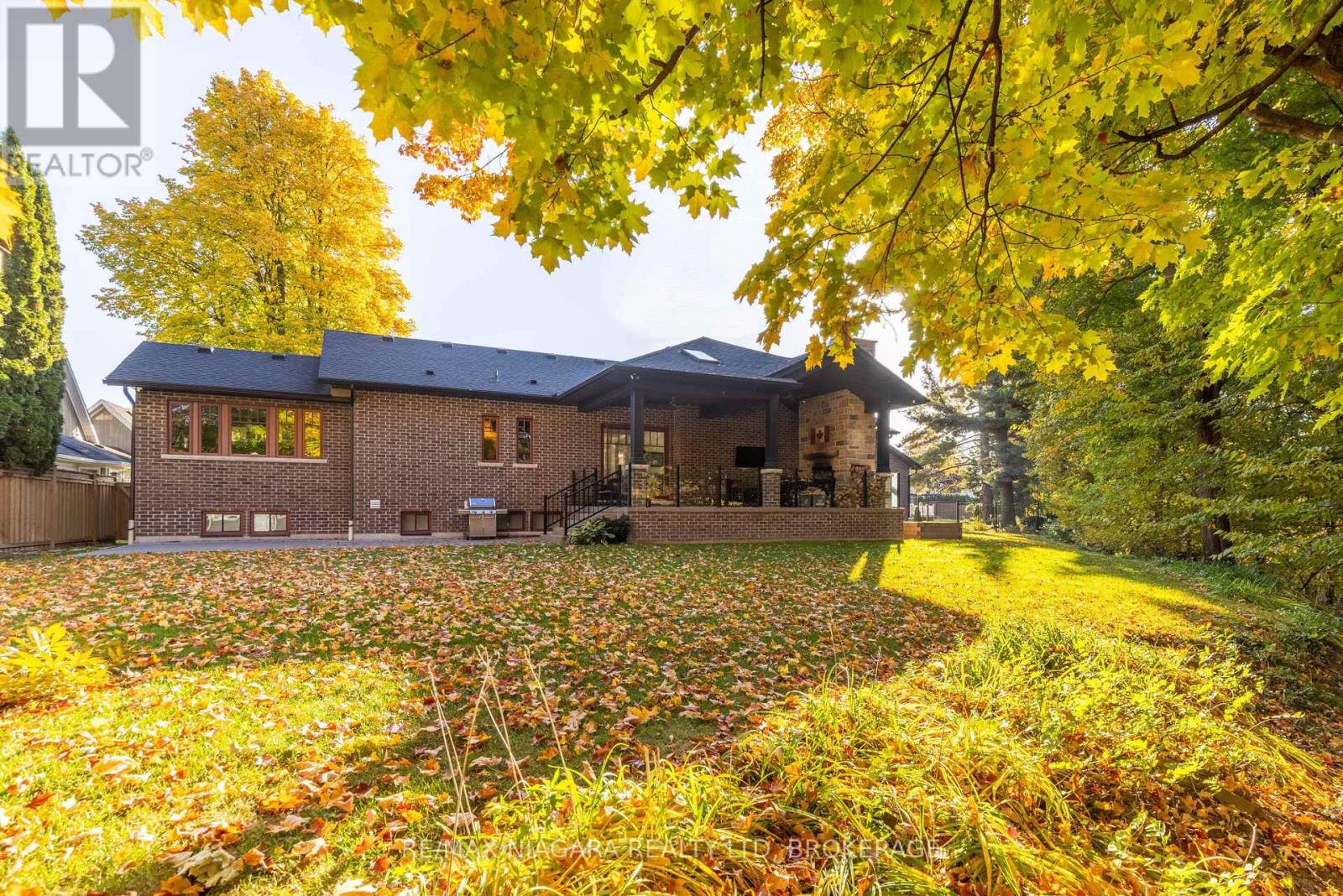 32 Breckenridge Boulevard, St. Catharines, Ontario  L2W 1A7 - Photo 6 - X12478334