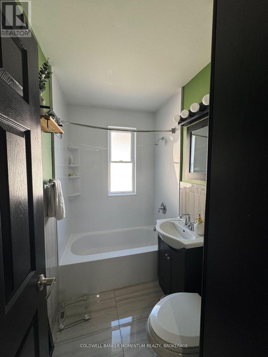 16 Princess Street, St. Catharines, Ontario  L2P 2P9 - Photo 12 - X12478369