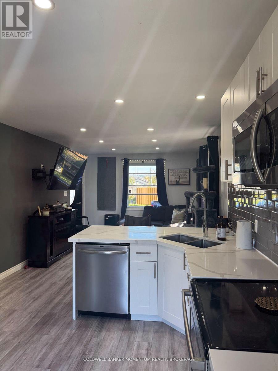 16 Princess Street, St. Catharines, Ontario  L2P 2P9 - Photo 9 - X12478369