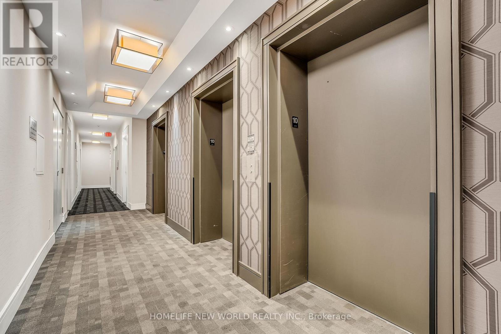 1004 - 9205 Yonge Street, Richmond Hill, Ontario  L4C 1V5 - Photo 4 - N12478024