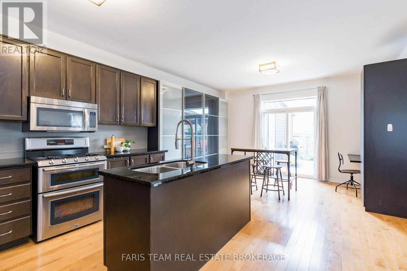 1 Carter Street, Bradford West Gwillimbury, Ontario  L3Z 0L2 - Photo 10 - N12478030