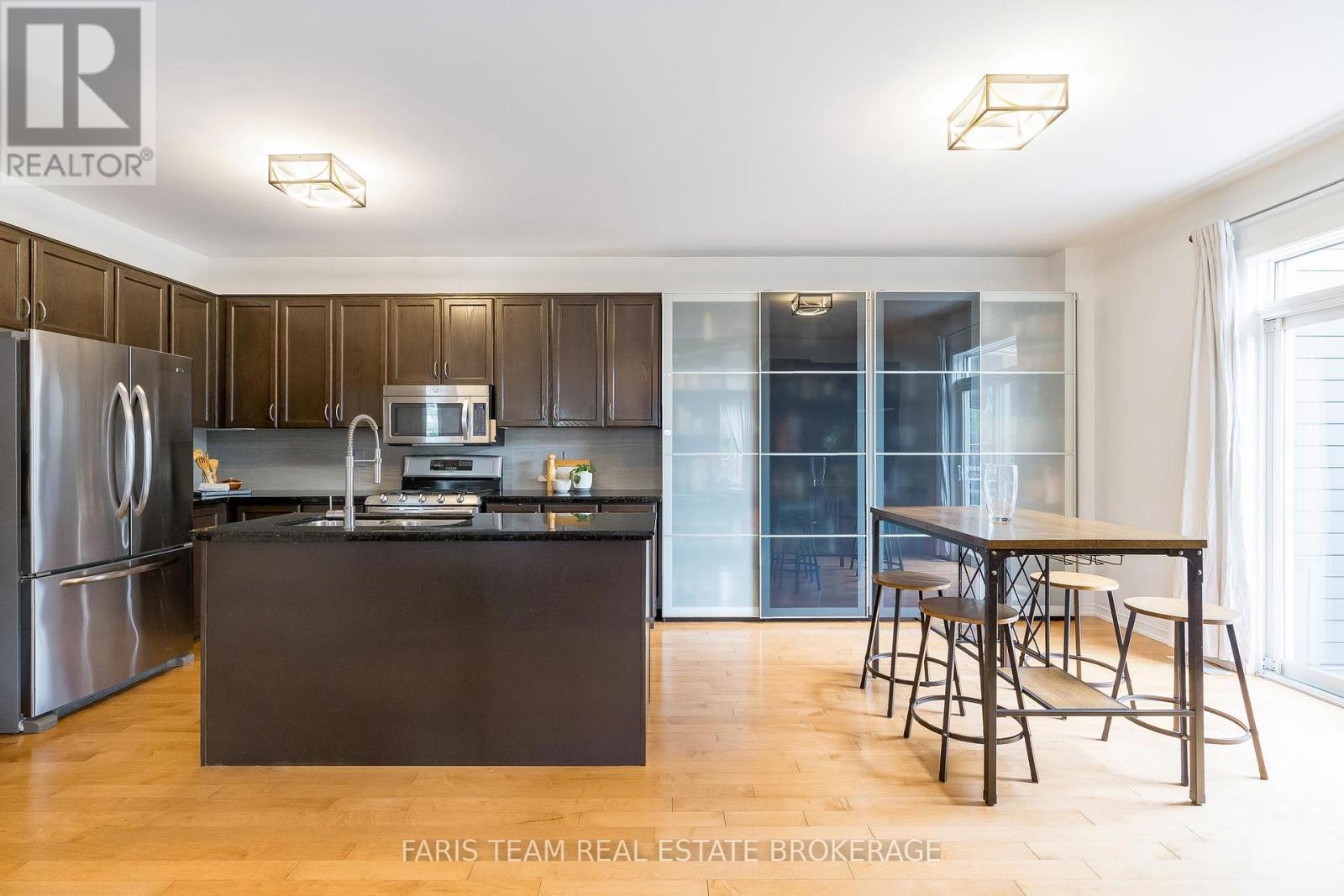 1 Carter Street, Bradford West Gwillimbury, Ontario  L3Z 0L2 - Photo 6 - N12478030