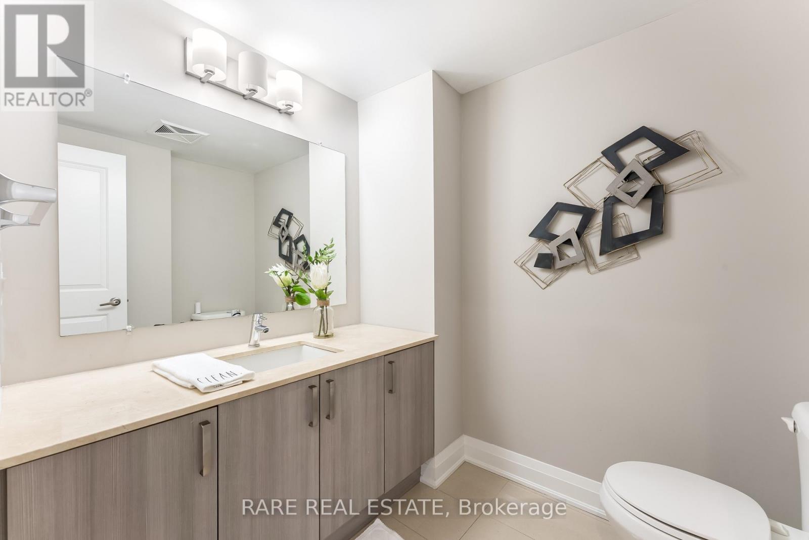 118 - 24 Woodstream Boulevard, Vaughan, Ontario  L4L 8C4 - Photo 8 - N12478162