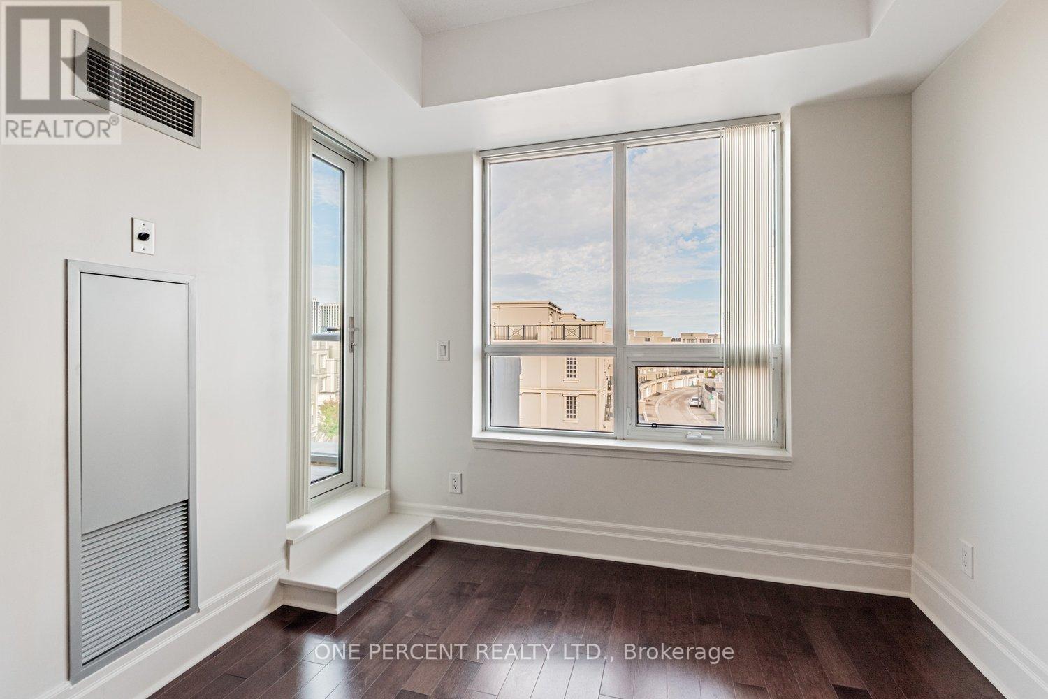 401 - 21 Upper Duke Crescent, Markham, Ontario  L6G 0B7 - Photo 12 - N12478180