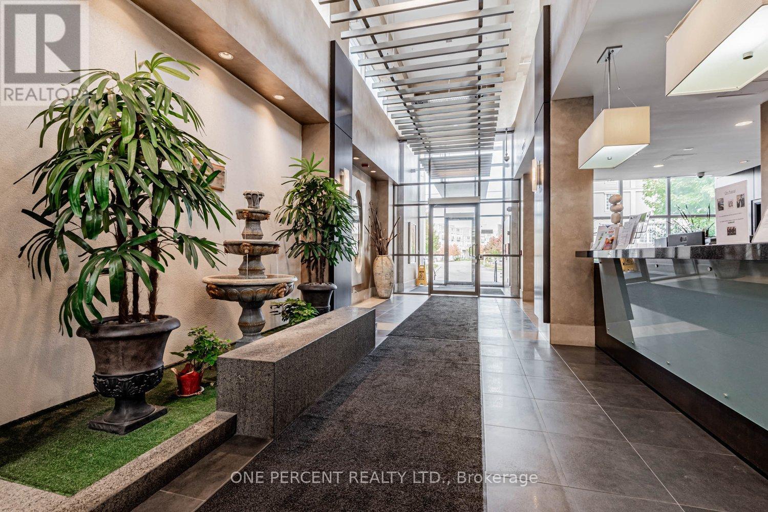 401 - 21 Upper Duke Crescent, Markham, Ontario  L6G 0B7 - Photo 3 - N12478180