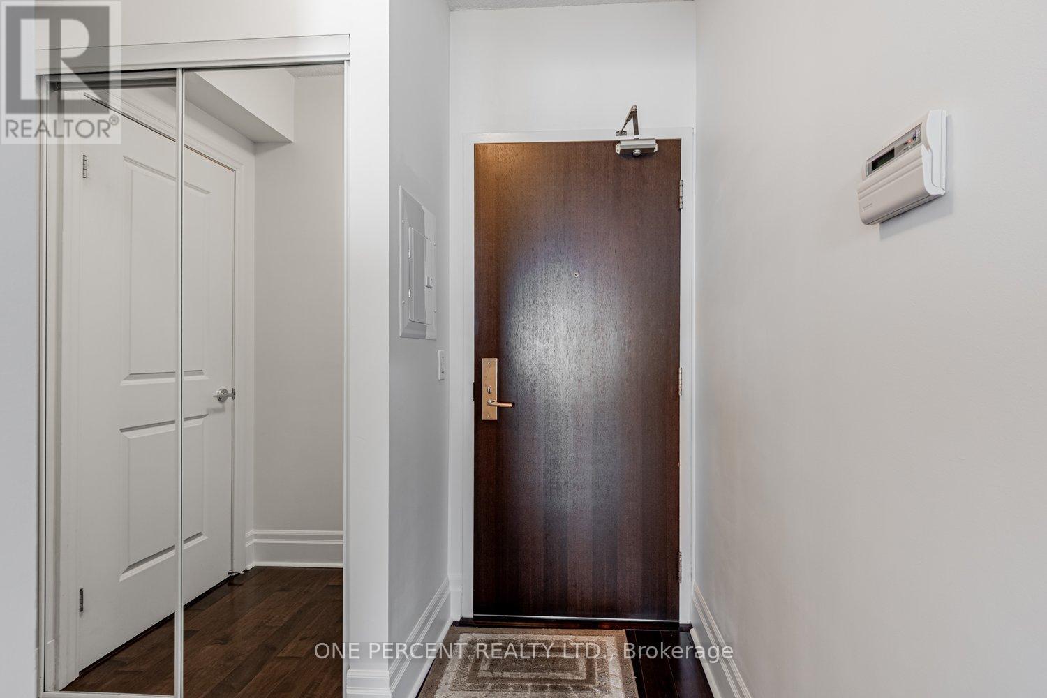 401 - 21 Upper Duke Crescent, Markham, Ontario  L6G 0B7 - Photo 4 - N12478180