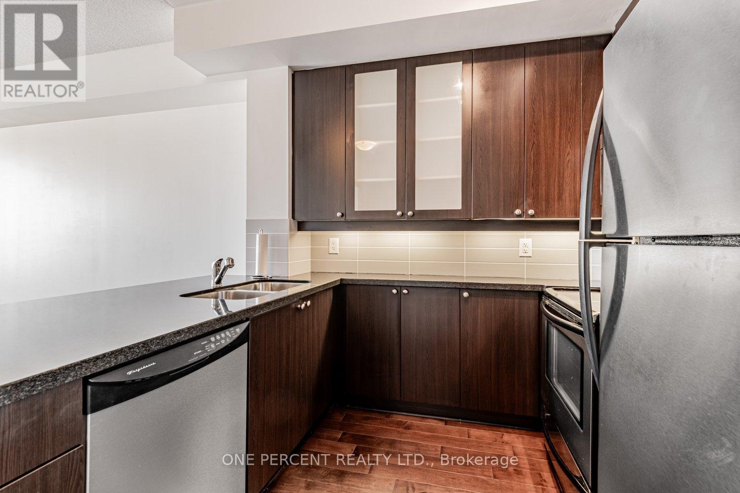 401 - 21 Upper Duke Crescent, Markham, Ontario  L6G 0B7 - Photo 6 - N12478180