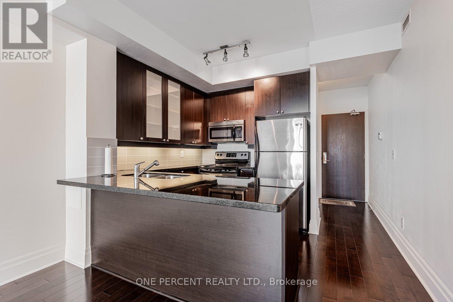 401 - 21 Upper Duke Crescent, Markham, Ontario  L6G 0B7 - Photo 8 - N12478180