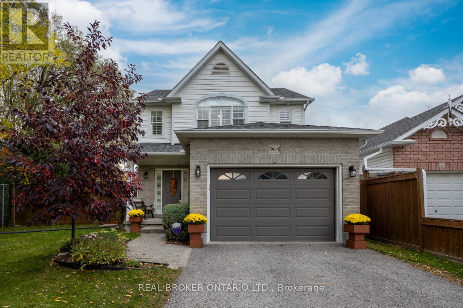 964 Grandlea Court, Oshawa, Ontario  L1K 2N1 - Photo 2 - E12478313