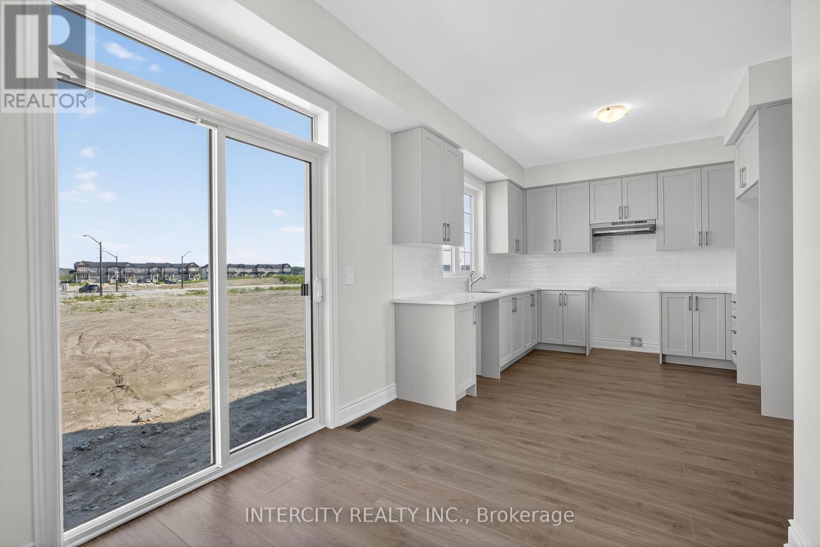 21 Avalon Drive, Wasaga Beach, Ontario  L9R 0M2 - Photo 15 - S12478020