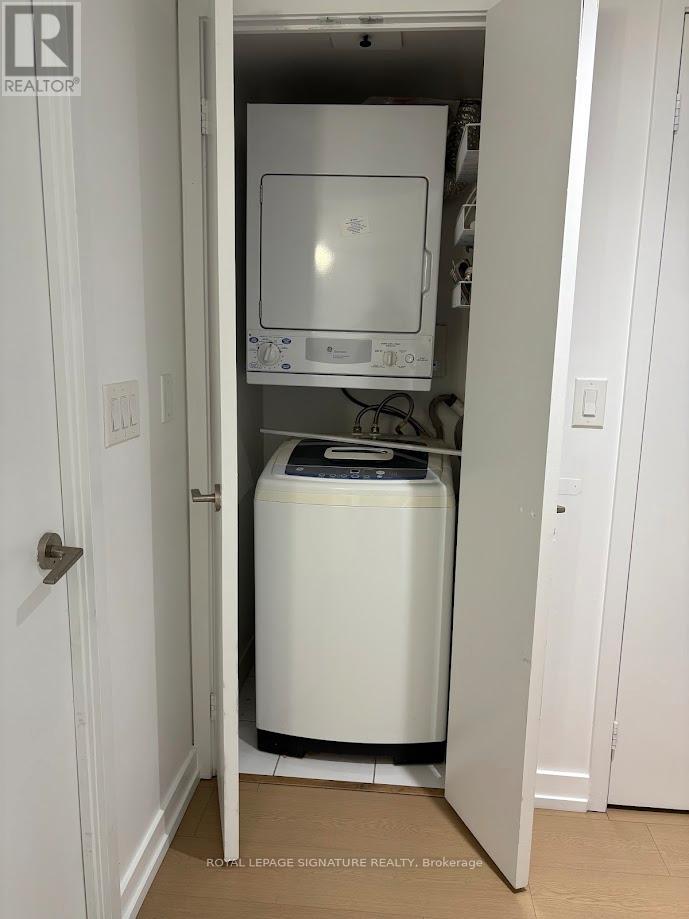 1601 - 110 Charles Street E, Toronto, Ontario  M4Y 1T5 - Photo 15 - C12478209